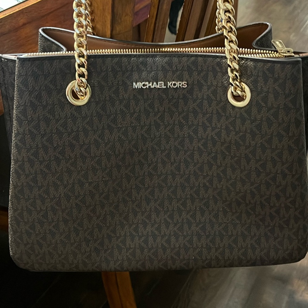 Michael kors purse